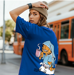 Girl with oversized T-Shirt