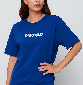 Girl with oversized T-Shirt